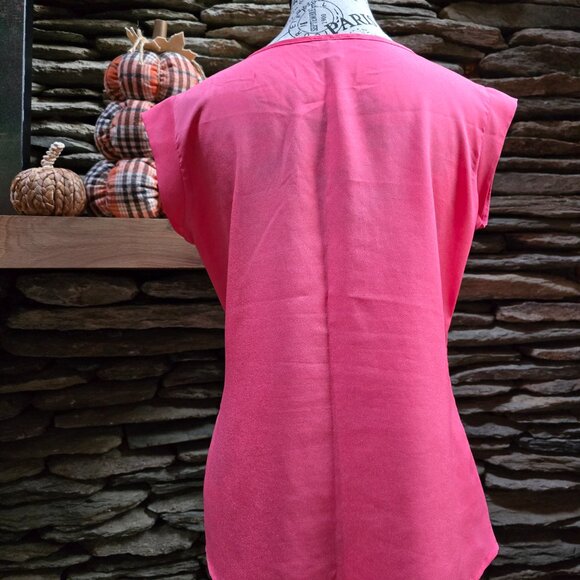 Size Small - The Limited Petite Cap Sleeve Tank Top - Picture 5 of 7